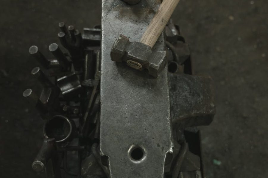 blacksmithing hammer techniques